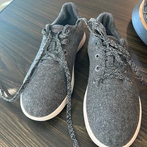 J Sport athletic shoes